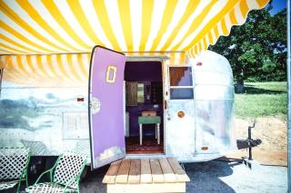Friends-Inspired Vacation Getaway for Two near Fayetteville, Arkansas - 1