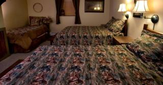 Luxury Lodge for Fishing Vacation with Professional Guides at Bighorn River, Montana - 4