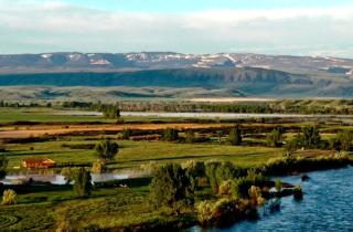 Luxury Lodge for Fishing Vacation with Professional Guides at Bighorn River, Montana - 1