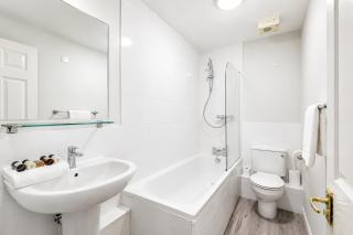 Roomspace Serviced Apartments- Regents Court - 2