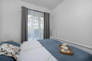 Przytulny Apartament z Tarasem i Parkingiem by Noclegi Renters - 2