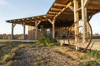 Authentic Ranch Experience in a Luxury Cabin Rental on the North Loup River, Nebraska - 5