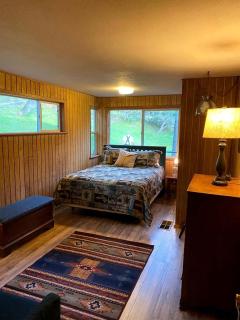 Gorgeous Cabin Rental with a Fabulous Deck for a Getaway in California - 8