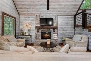 Secluded Cabin Perfect for Couples & Families with Hot Tub & Stone Fireplace in Broken Bow, Oklahoma - 2