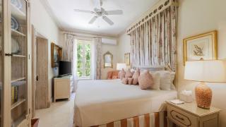 Glamorous Beachfront Estate - Leamington - 2