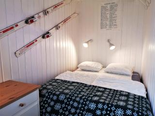 Central 2BR for 6 with Balcony - 7