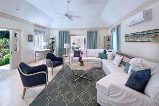 Stunning Retreat with Pool Near Beach - Porters Villa - 7