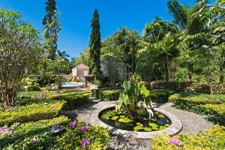 Stunning Retreat with Pool Near Beach - Porters Villa - 8