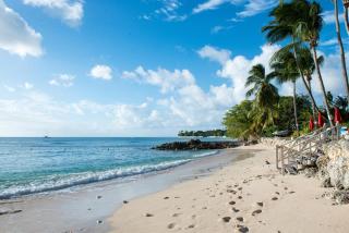 Beachfront Bliss with Spa Pool - Reeds House 9 - 1