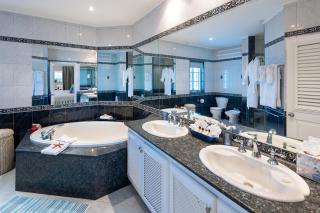 Beachfront Condo with 2 Plunge Pools - Reeds House 1 - 5
