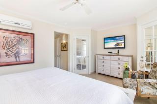 Modern Beachfront Condo with Pool - Sapphire 102 - 3