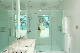 Modern Luxury Beachfront Vacation Home - Footprints - 1