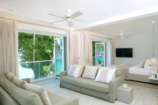 Modern Luxury Beachfront Vacation Home - Footprints - 2