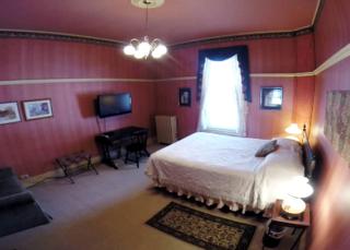 Romantic Suite for Two in the Heart of the Green Mountains in Rutland, Vermont - 4