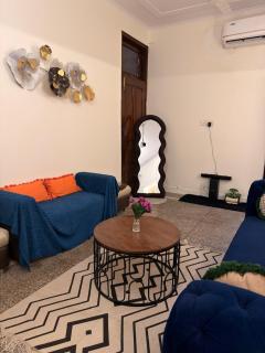 AP Luxe Stays 2BHK Retreat Home Theater - 6