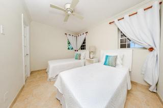 Beachfront Apt with Pool - Sapphire 401 - 1