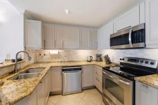 Modern Beachfront Condo with Pool - Sapphire 209 - 4