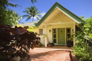 Tropical Villa with Pool Near Beach - Jessamine 3 bed - 7