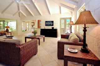 Tropical Villa with Pool Near Beach - Jessamine 3 bed - 3