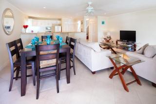 Oppposite Beach with Pool - Margate 4 2 bed - 8