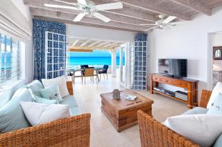 Charming Beachfront Villa - Sunset Reach 2 bed - 1