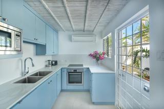 Charming Beachfront Villa - Sunset Reach 2 bed - 2