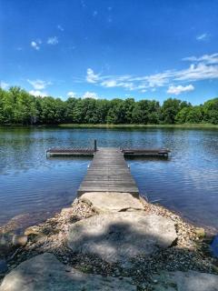 Charming Lakeside Chalet with Private Deck near Grand River Valley Wineries in Ohio - 3