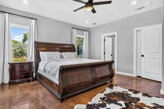 Scenic Riverfront Retreat Near Garner State Park on the West Frio River, Texas - 8