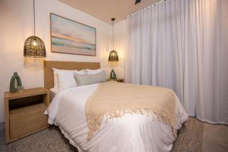Stunning New Luxury Beachfront Condo - Allure 202 - 4