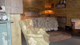Bed and Breakfast Guest Cottage for Two near Bellville, Texas - 3