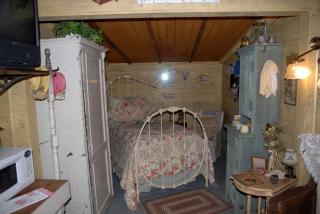 Bed and Breakfast Guest Cottage for Two near Bellville, Texas - 1