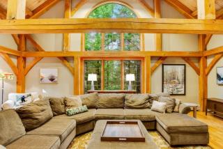 Mountain Retreat with Stone Fireplace & Game Room Near Stratton, Magic Mountain & Bromley Mountain, Peru, Vermont - 3