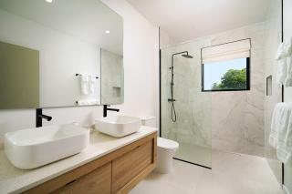 NEW villa with plunge pool 3 mins to beach - Sorrento 10 2 bed - 4