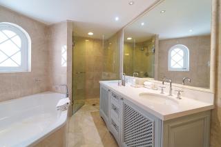 Modern Beachfront Condo - St Peters Bay 402 2 bed - 2