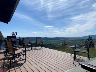 Heavenly Cottage with Private Deck and Lovely Countryside Views in Plummer, Idaho - 6