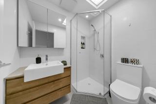 Richmond Escape 5BR 3Bath Walk to Mcg & Rod Laver - 3