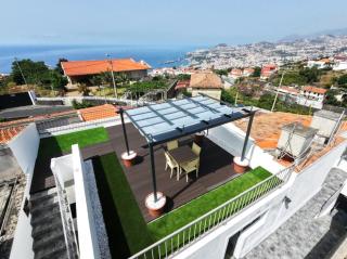 Palheiro's Dreaming View House by Mth - 0