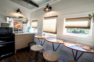 Gorgeous Historic Caboose for a Unique Getaway in Fredericktown, Missouri - 6