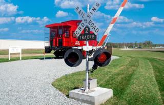 Gorgeous Historic Caboose for a Unique Getaway in Fredericktown, Missouri - 4