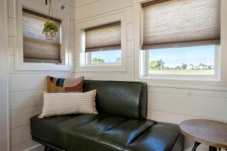 Gorgeous Historic Caboose for a Unique Getaway in Fredericktown, Missouri - 3