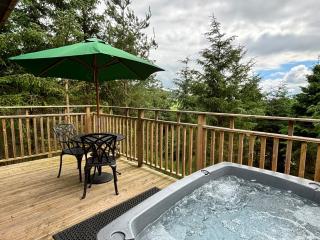 Catkin Lodge with Hot Tub - 2