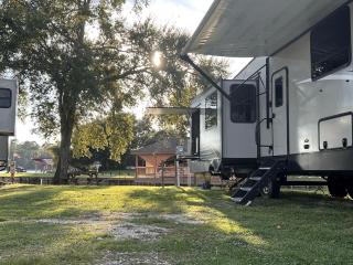 Luxury Fifth Wheel with Lakeside Views near Sam Houston National Forest, Willis, Texas - 0