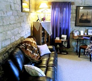 Comfortable Vacation Cottage Rental for Two Guests in Russell County, Kansas - 8