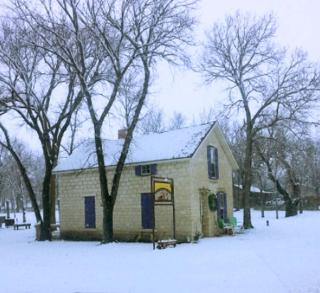 Comfortable Vacation Cottage Rental for Two Guests in Russell County, Kansas - 0