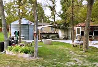 Comfortable Vacation Cottage Rental for Two Guests in Russell County, Kansas - 3