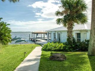 Waterfront Cottage Rental with a Heated Pool on the Indian River in Florida - 6