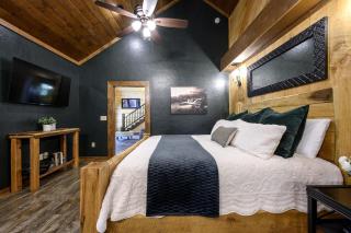 Secluded Cabin with Hot Tub Perfect for a Romantic Getaway in the Ouachita Mountains - 5