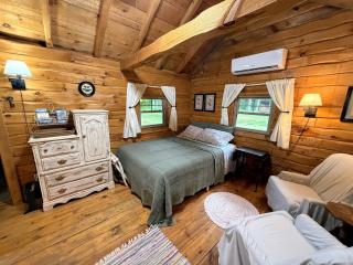 Secluded Studio Cabin with Private Lakefront near Park Rapids, Minnesota - 1