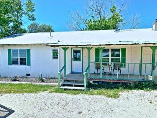 7 Farm House | Tiny Town at Historic Hico Ranch and RV Park & Horse Motel - 5
