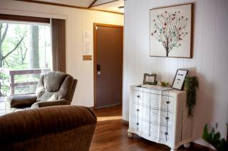 Modern Cabin With Hot Tub Grill in Mount Gretna - 3